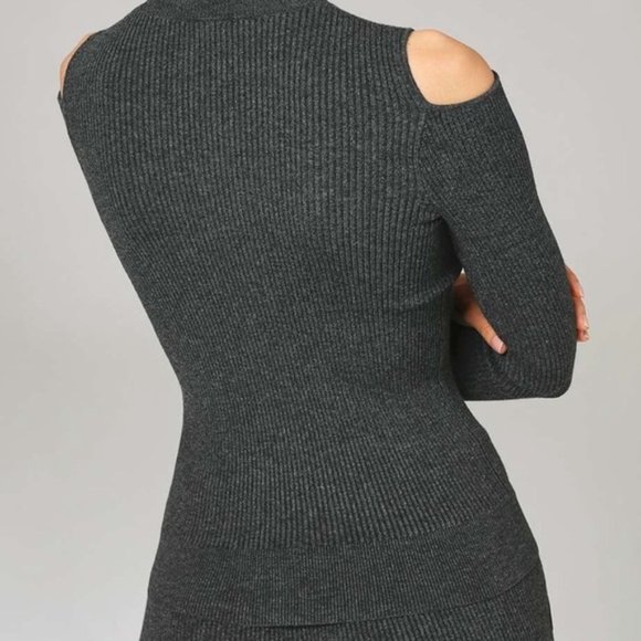 🖤 IVY PARK | Cold Shoulder Ribbed Sweater Size XS - Picture 3 of 9